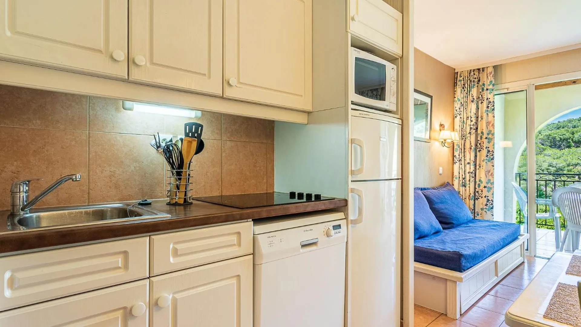 Apartment Les Rivages De Coudouliere-7 By Interhome Six-Fours-les-Plages